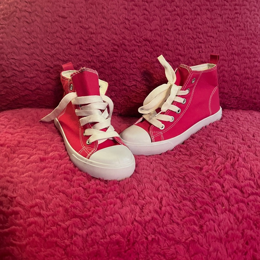 💗 NWT!! Zoogs High Top Sneakers